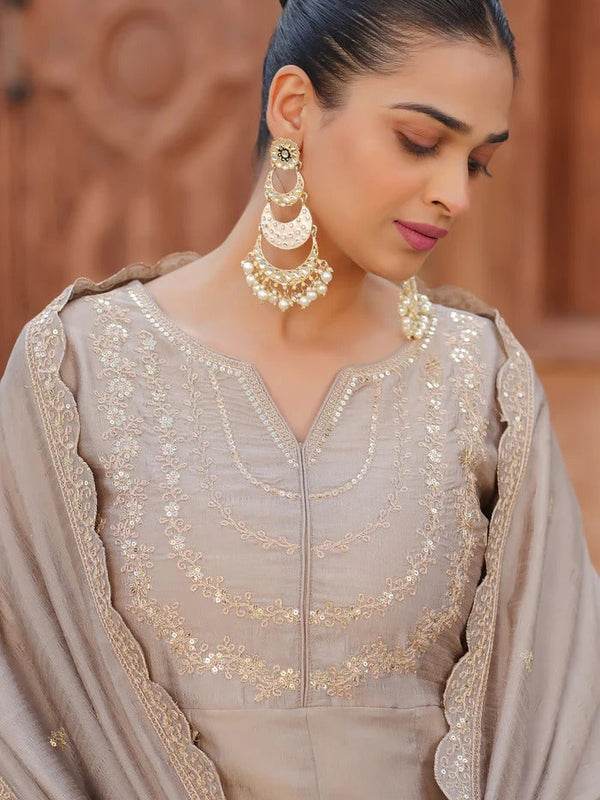 Women's Royal Embroidered Flowy Kurta Set with Dupatta