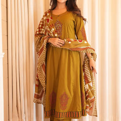 Elegant Maroon Printed Kurta Set with Dupatta & Ethnic Clutch