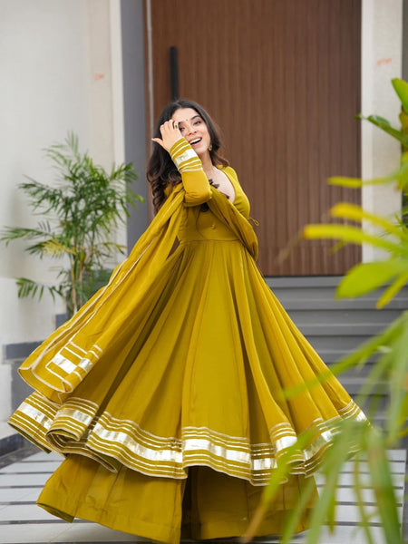 Musterd Plain Georgette Anarkali Suit Set
