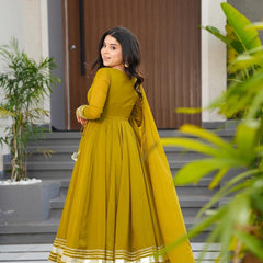Musterd Plain Georgette Anarkali Suit Set