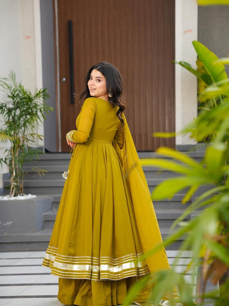 Musterd Plain Georgette Anarkali Suit Set