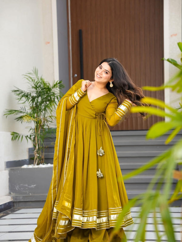 Musterd Plain Georgette Anarkali Suit Set
