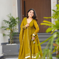 Musterd Plain Georgette Anarkali Suit Set