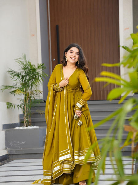 Musterd Plain Georgette Anarkali Suit Set