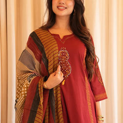 Elegant Maroon Printed Kurta Set with Dupatta & Ethnic Clutch