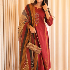 Elegant Maroon Printed Kurta Set with Dupatta & Ethnic Clutch