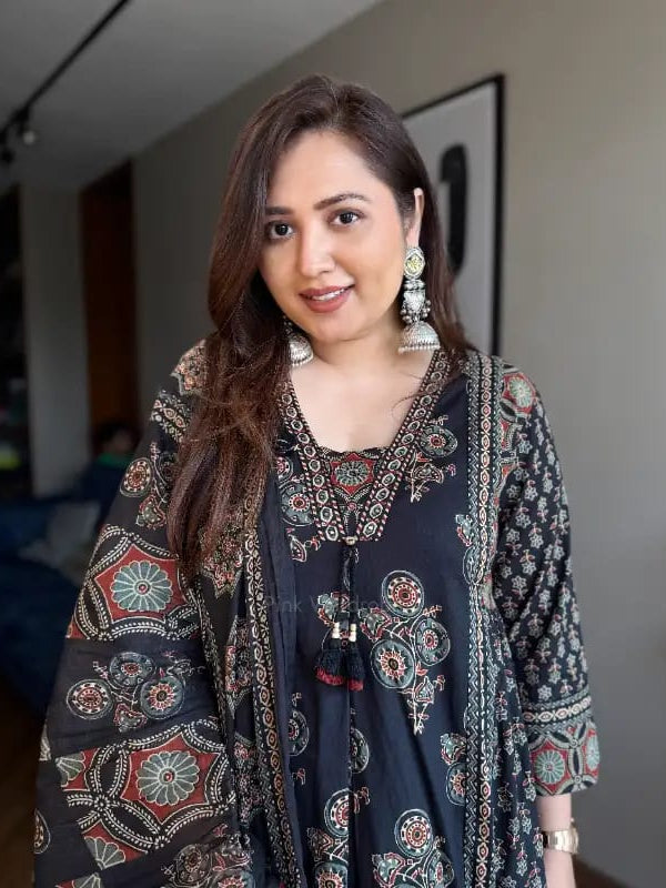 Midnight Elegance Floral Printed Cotton Kurta Set with Dupatta for Women