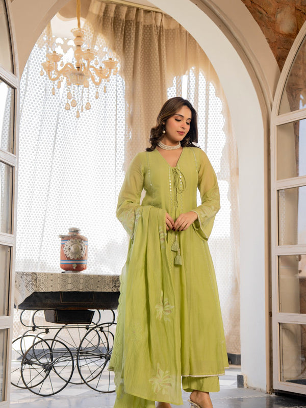 Women’s Pink Embroidered Kurta Set with Floral Dupatta